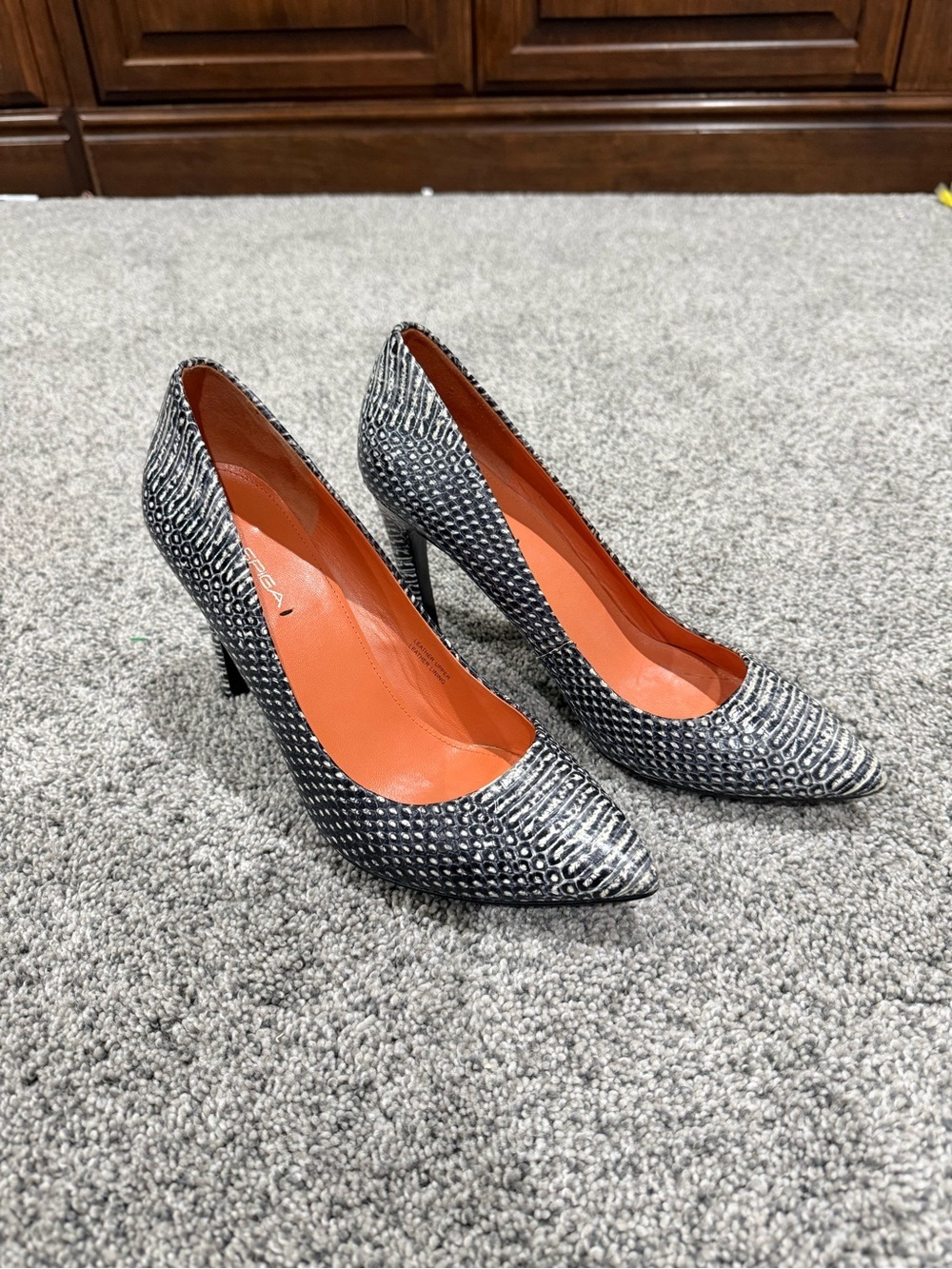 Via Spiga Snake Print Textured Leather Pointed Toe Pumps Heel Women’s US 10